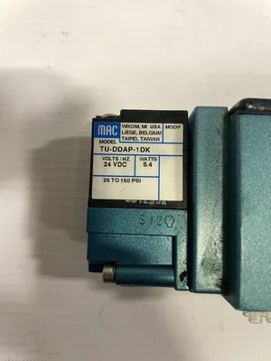 MAC 82A-AD-000-TU-DDAP-1DK 4-Way Solenoid Directional Spool Valve 24V 150PSI NIB
