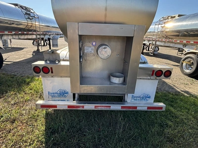 Used 2017 WALKER MILK TANKER TRAILER Liquid Supply Trailers Michigan US | Miedema Asset Management Group #1709493