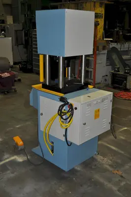 40 TON 2016 STEEL HYDRAULIC PRESS