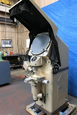 USED 1981 Nikon V-16 VERTICAL PROJECTION FLOOR TYPE