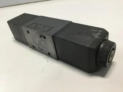 USED VICKERS DG4V-3S-33C-M-U-H5-60