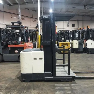 USED 2016 CROWN SP3510-30