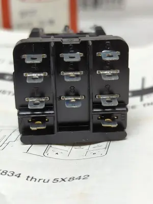 New | in-Stock DAYTON 5X821 3PDT Miscellaneous Equipment (Electrical & Power) | Surplus Asset Holdings #1191495