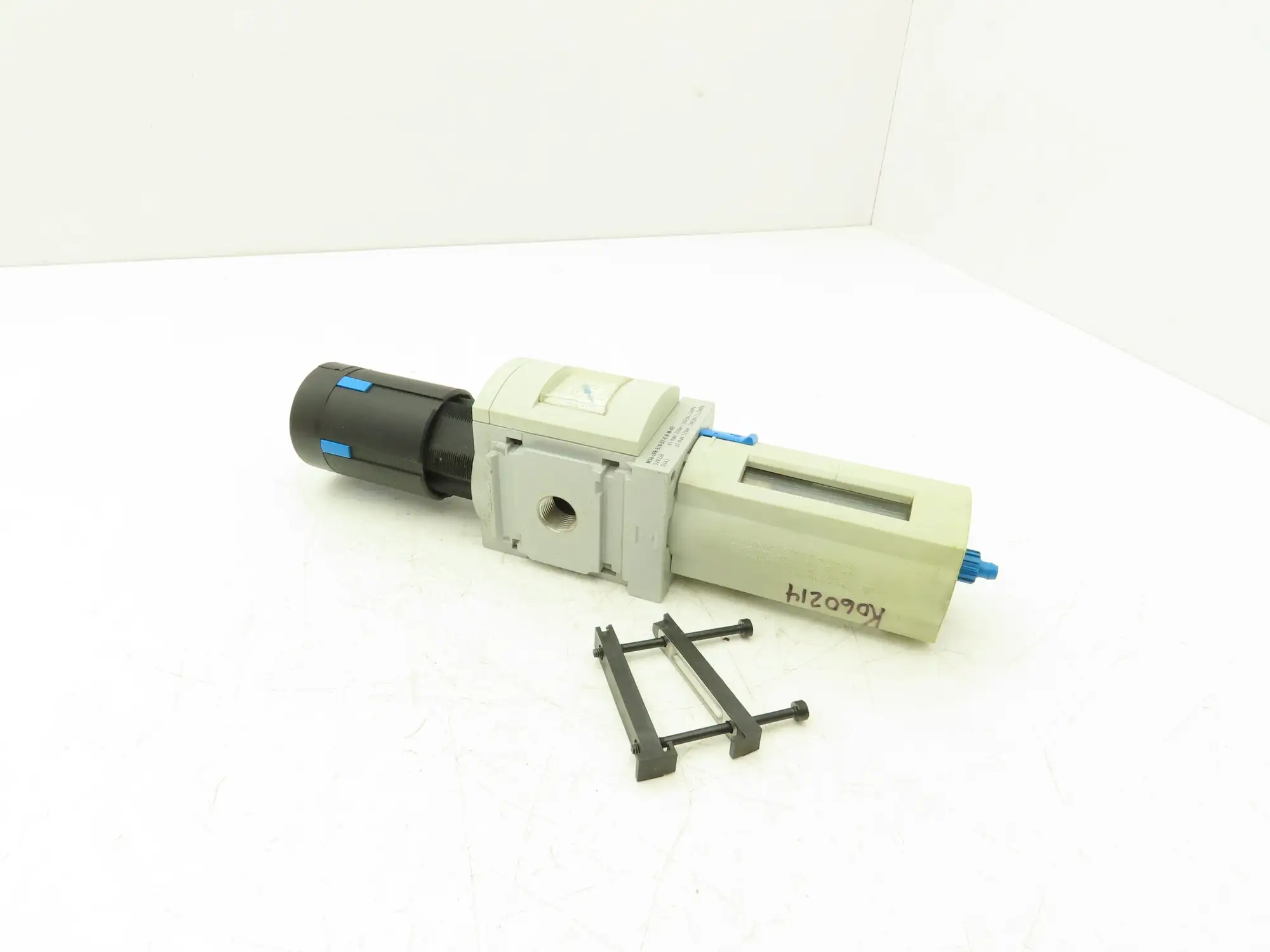 Festo MS6-LFR-3/8-D7-E-R-M-AS Regulator Filter Gauge 300/180 psi 3/8" NPT
