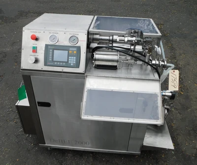 USED BEE INTERNATIONAL DEE BEE 2000
