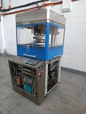 Courtoy model R150e 36 station tablet press