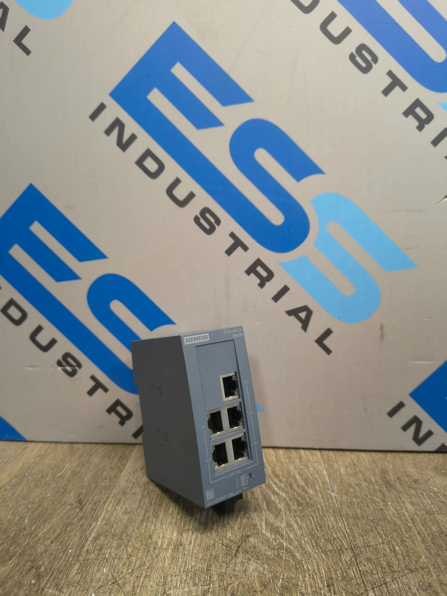USED SIEMENS 6GK5 005-0BA00-1AB2