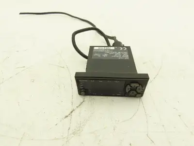 Keyence GT-75A Contact Sensor Amplifier Panel Mount Led Display