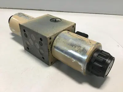 USED REXROTH 4WE10J31CG24N924
