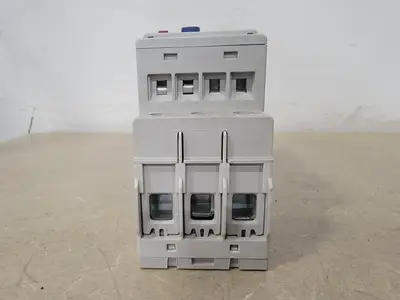 32 Amp, 3 Pole, 1NO+0NC, 690 Volts Contactor 100-C23*10 w/ Relay 193-ED1CB