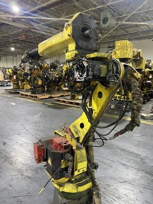 USED FANUC ArcMate 100iC/6L + R-30iB