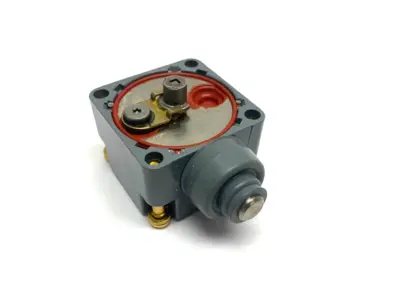 New | in-Stock Eaton Limit Switch, Side Push, Spring Return Head Series A1 Relays & Switches Michigan US | Maverick Industrial Sales #1396975