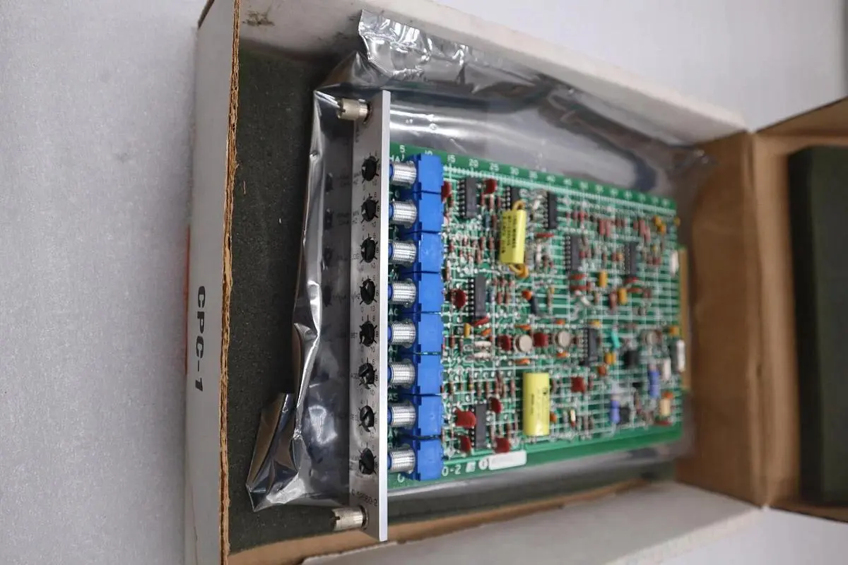 NEW IN BOX RELIANCE ELECTRIC 0-52860-2 INVERTER ANALOG CARD STOCK G285