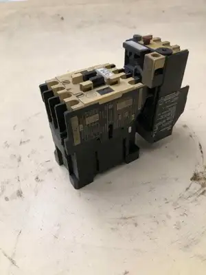 Allen-Bradley 100-A09ND3 Series B Contactor / Reversing Starter 9A 600V