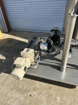 Stainless steel mix tank with pump and lightning agitator