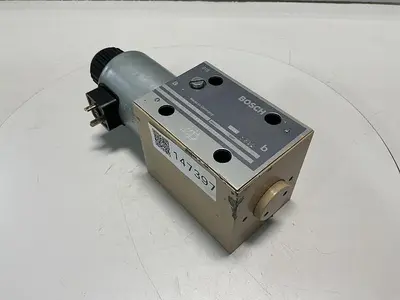 USED BOSCH 0 810 001 825