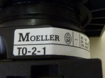 USED MOELLER T0-2-1
