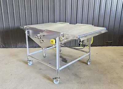 Used Belt Conveyor, 39’’ Wide X 70’’ Long, With Spray Bar Applicator