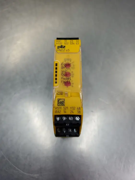 Used Pilz PNOZ 750105 s5 Safety Relay, 24VDC, 2n/o, 2n/ot Relays & Switches | Palmetto Automation #1156057
