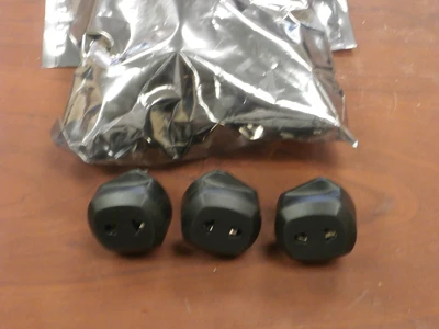 International Used 3 Prong Plugs (Qty 17)
