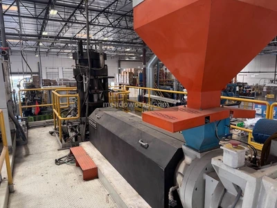 Used Sterling 20 lb. Accumulator Head Blow Molding Machines Illinois US | Meadoworks #1514550