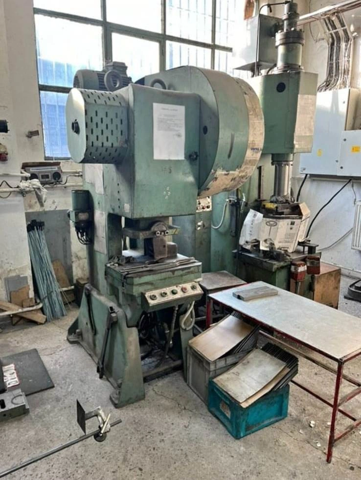 VAPTZAROV Eccentric Press, in good working condition