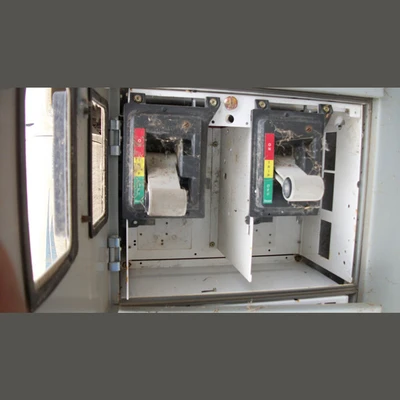 Cutler Hammer MCC Section. 480 Volt. 600 Amp Vertical and Horizontal Boss