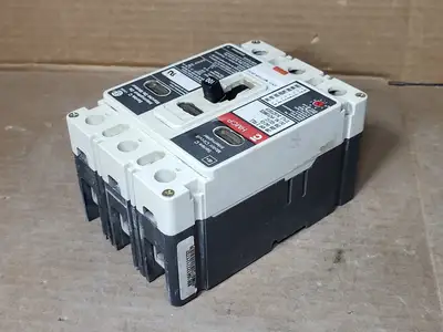 Used CUTLER-HAMMER HMCP100R3S Switchgears British Columbia CA | Lenmark #1435026