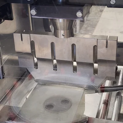 Food Tools Ultrasonic Pie Slicer, Model: ACC-1000UDFS # 2693