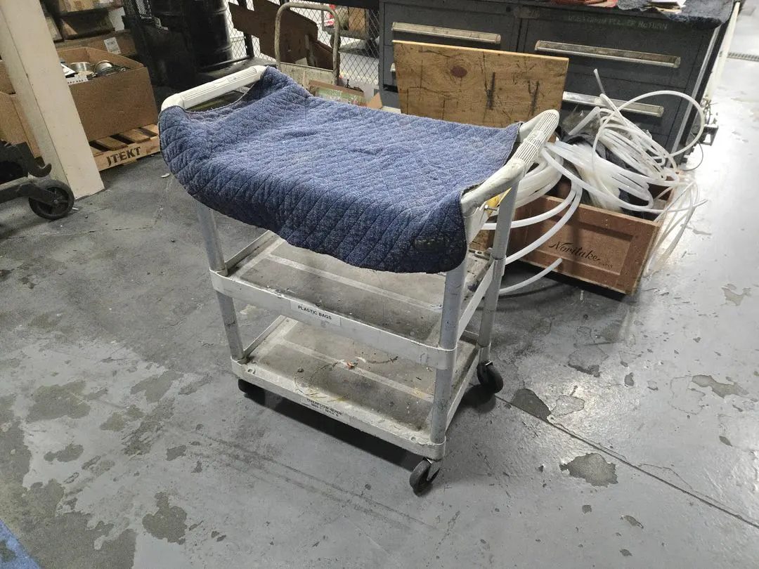 Rubbermaid Cart