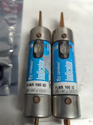 USED LITTELFUSE FLNR-100ID