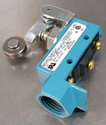 Honeywell BZE6-2RQ81 Limit Switch Loc4A4