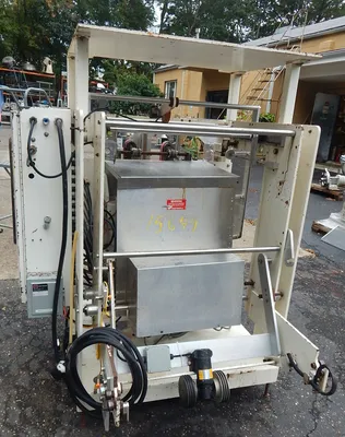 USED UNIVERAL PACKAING SBOM 1218 C