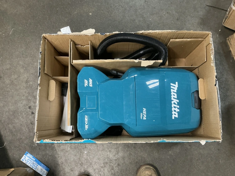 Used MAKITA XCV18ZX Vacuum Cleaners Michigan US | Miedema Asset Management Group #1186914