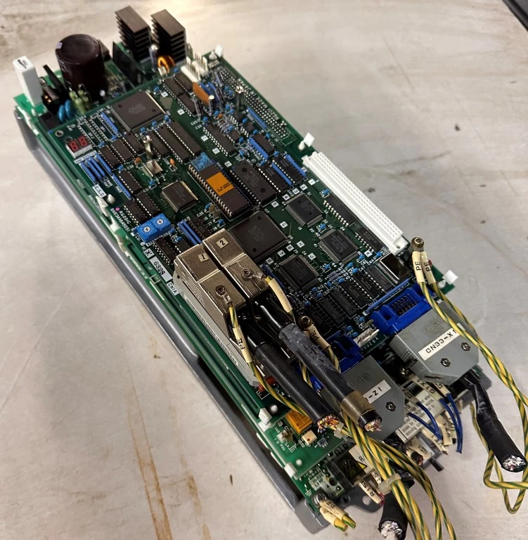 MITSUBISHI MR-S12-100B-E01 SERVO DRIVE