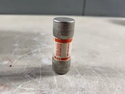Disconnect Switch with 25 Amp Fuse
