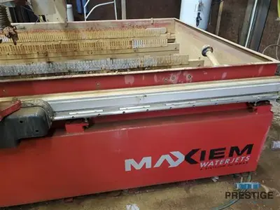 USED 2010 MAXIEM MAXIEM 2030