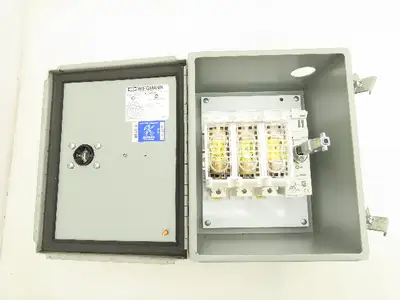 Wiegmann B100806CH Wall Mount Electrical Enclosure 10x8x6" With Disconnect
