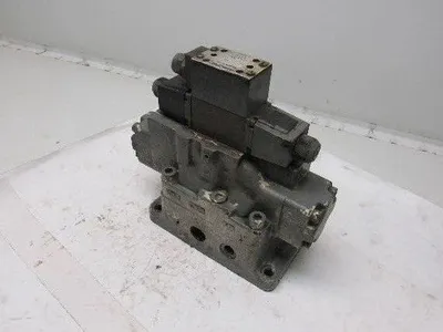 Racine FD4 BSHS 701SE Solenoid Pilot Operated 3 Position Spool Valve Unit 115V