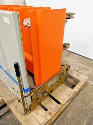 Used GE VB 7.2-500-3 Circuit Breakers Ohio US | Equipment Recovery Corp. #1330368