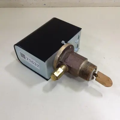 USED MCDONNELL & MILLER FS7-4