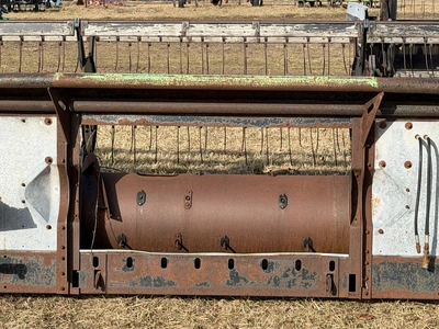 (1) Allis-Chalmers, 17' grain head with steel tines, some teeth are broken, no visible S/N or model ...