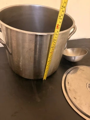 cooking pot