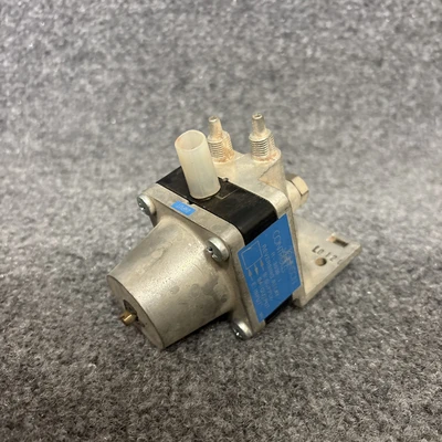 Used Johnson Controls R-3030-I Relays & Switches California US | Davliegogo LLC #1708075
