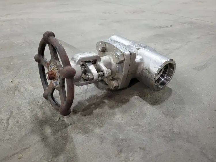Used LENMARK INDUSTRIES 8B16-16 Valves/Fittings British Columbia CA | Lenmark #256369