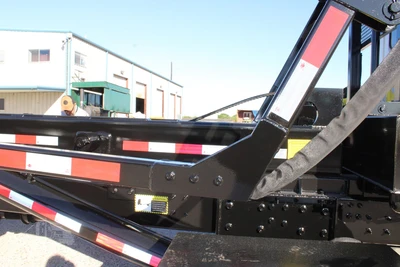 New | in-Stock 2027 MACK MD7 Rolloff Trucks Texas US | Roll Off Truck World #1491925
