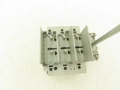 Allen Bradley 194R-J30-1753 Fused Disconnect Switch  3-Pole 30A 600VAC Ser A