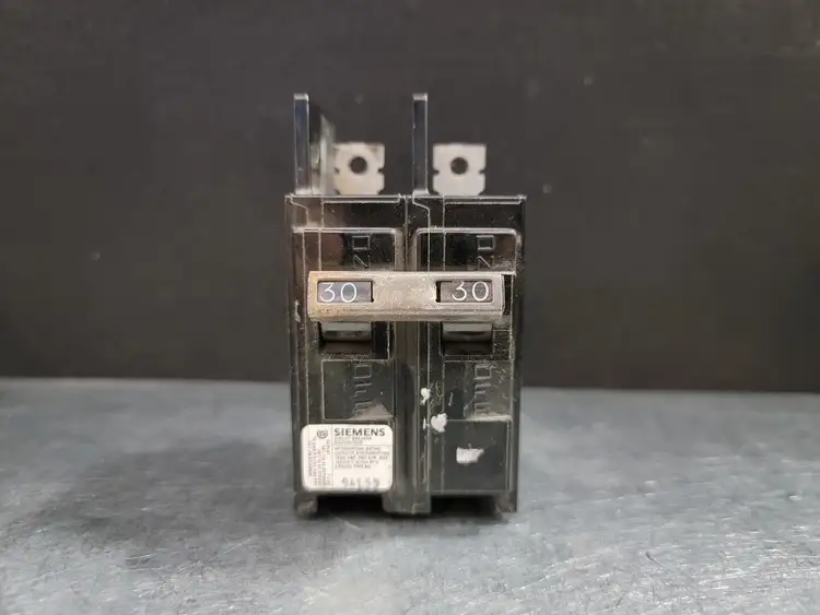 Used SIEMENS BQ230 Switchgears British Columbia CA | Lenmark #243817