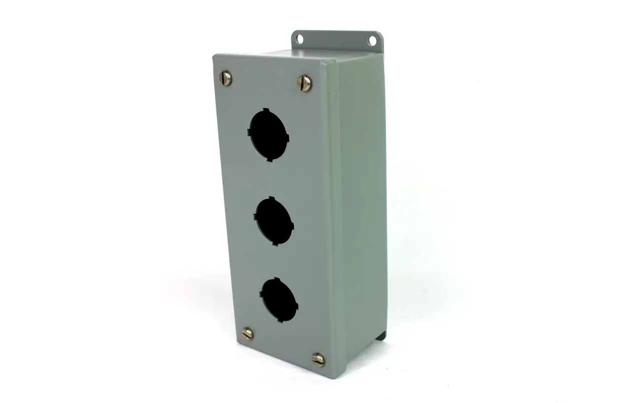 NEW HAMMOND MANUFACTURING 1435C