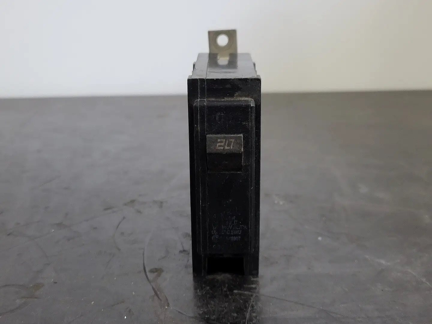 20 Amp, 1 Pole, 120/240 volts Circuit Breaker